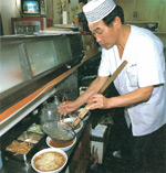 イメージ（ラーメンの味のいのち、麺とスープは石狩川上流のきれいな水を使って作られる）