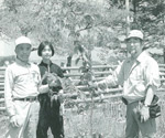 イメージ（右から塾長の東三郎さん、研究員の山内弘美ｳん、管理主任の水橋富雄さん）