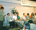イメージ（今年7月に高知市で開催された「第3回全市民オンブズマン大会」で札幌にも市民オンブズマンが発足したことを報告する太田賢二事務局長（左））