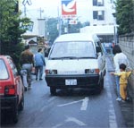 イメージ（｢道はだれのもの？」を問いたださずにはいられない日本の道路）