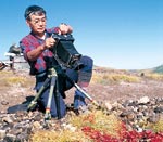 イメージ（市根井さんは1回の山行に4×5インチフィルム300枚、サブに35ミリフィルム多数を持参する）