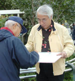 イメージ（昼休みを利用した街頭署名など、市川さんは草の根の活動を積み重ねてきました。）